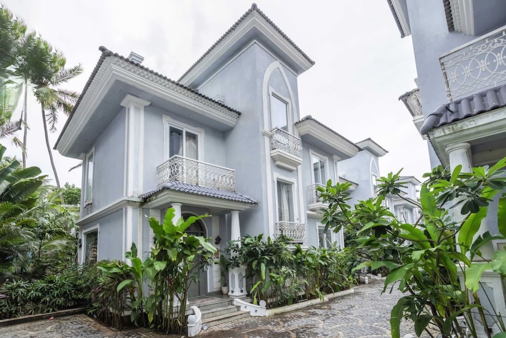 luxury 4bhk pool getaway in north goa villa kaia