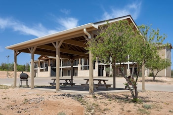 eagles den suites big spring a travelodge by wyndham