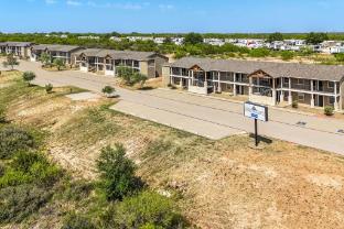 eagles den suites big spring a travelodge by wyndham