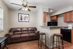 eagles den suites big spring a travelodge by wyndham