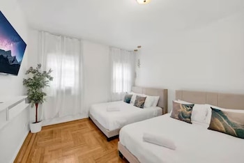 Spacious 3Br Luxe Escape Near Nyc,45 Hildreth Pl,2 star