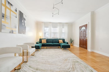 Spacious 3Br Luxe Escape Near Nyc,57 Hildreth Place,2 star