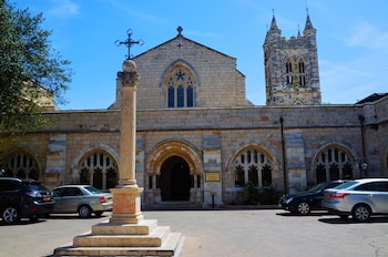 st georges cathedral pilgrim guesthouse jerusalem