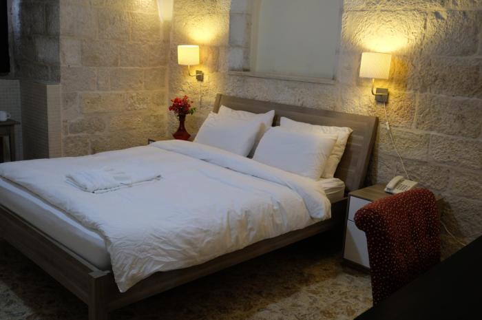 st georges cathedral pilgrim guesthouse jerusalem