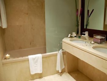 mediterraneo sitges hotel and apartments