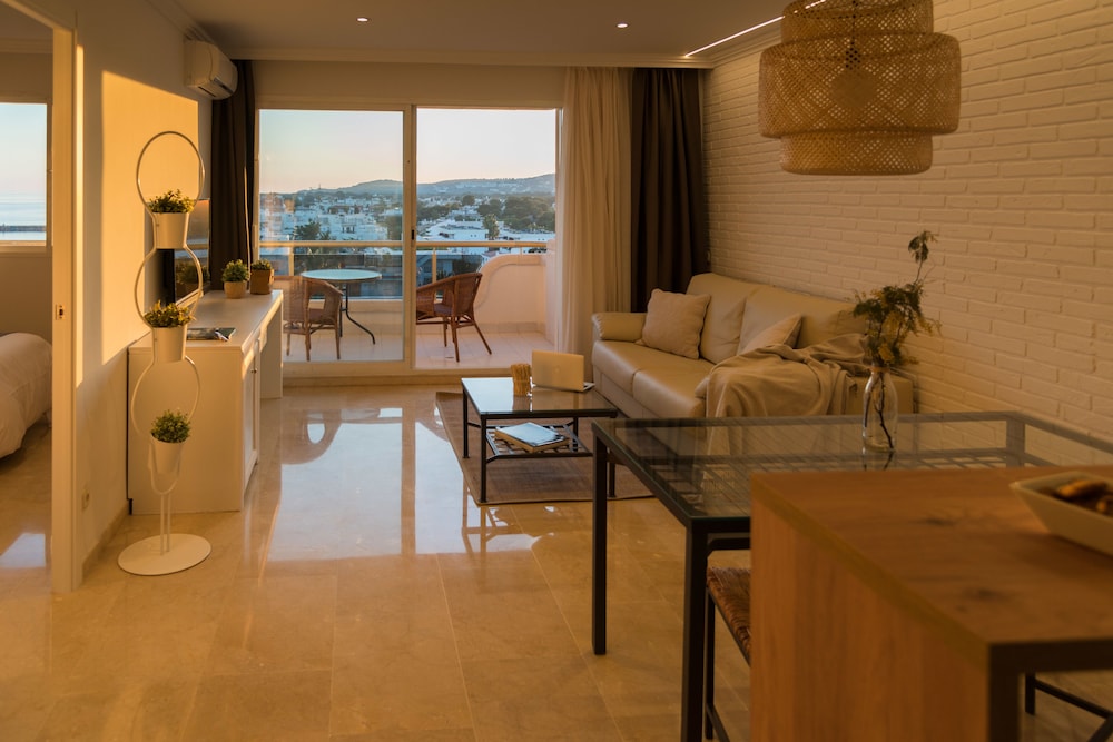 mediterraneo sitges hotel and apartments