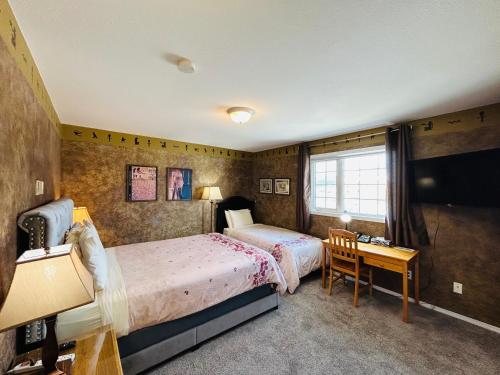 midnight sun inn