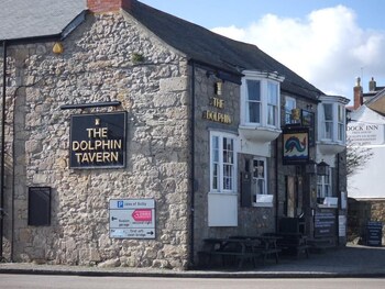 dolphin tavern