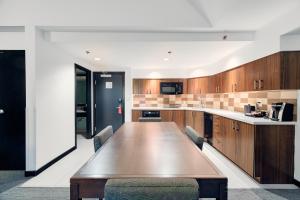 Aava Whistler Hotel,British Columbia>>Whistler,4 star