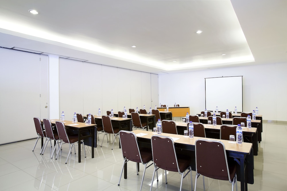 amaris hotel la codefin kemang