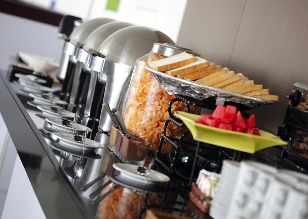 amaris hotel la codefin kemang