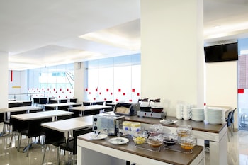 amaris hotel la codefin kemang