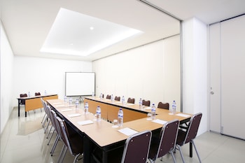 amaris hotel la codefin kemang