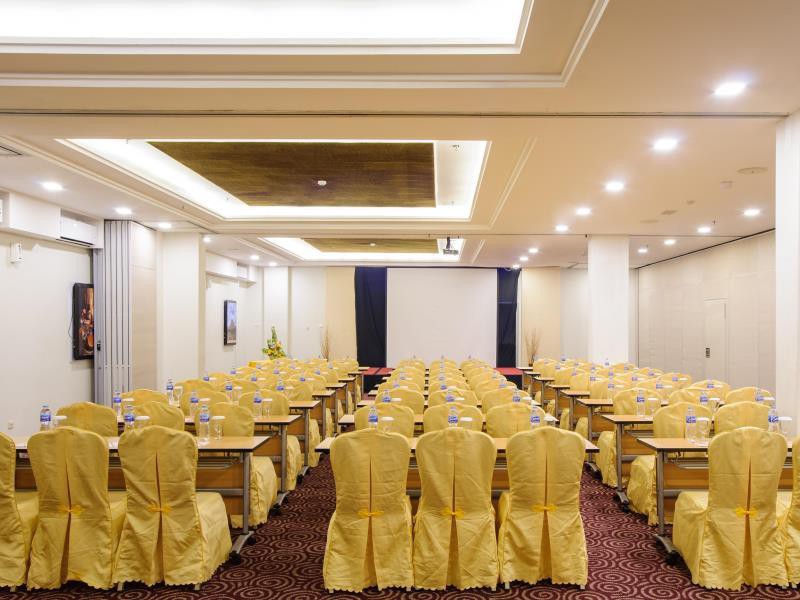 hom hotel kudus by horison group