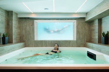 akti toroni boutique hotel