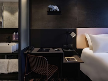 tribe paris batignolles