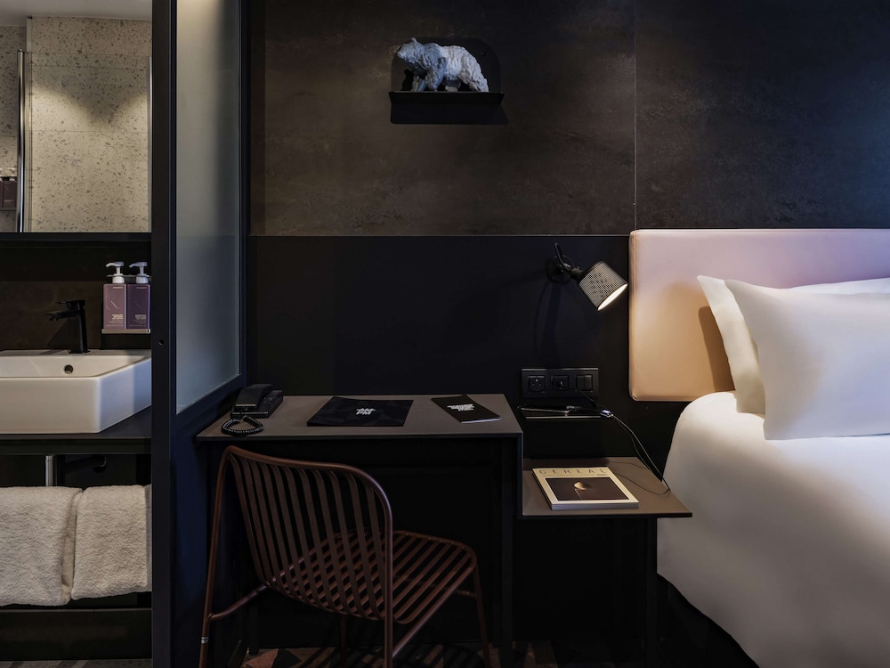 tribe paris batignolles