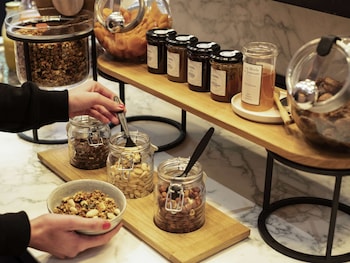 tribe paris batignolles