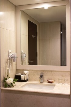 atria hotel malang
