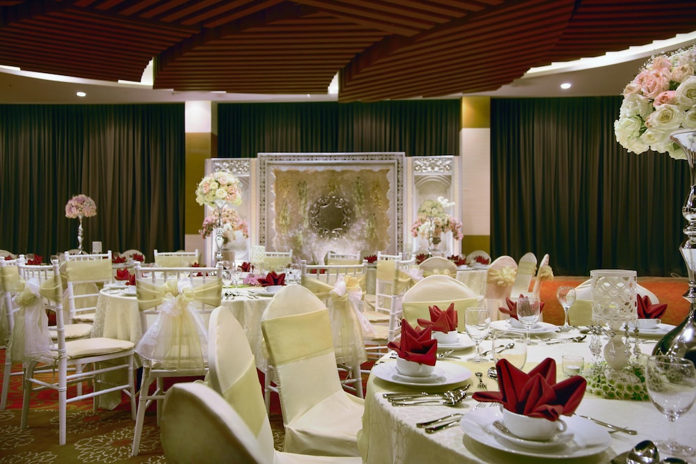 atria hotel malang