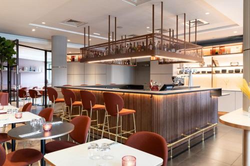 ac porte maillot hotel