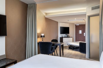 ac porte maillot hotel