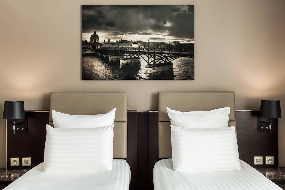 ac porte maillot hotel