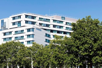 Ac Porte Maillot Hotel,Chevilly-Larue>>Batignolles,4 star