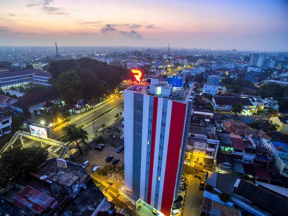 red planet palembang