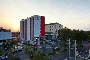 red planet surabaya