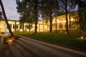 thotupola lakeside resort