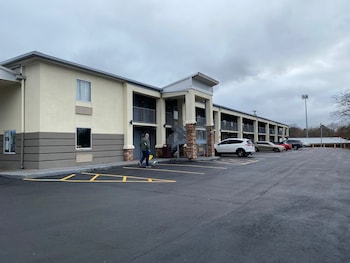 lotus inn and suites