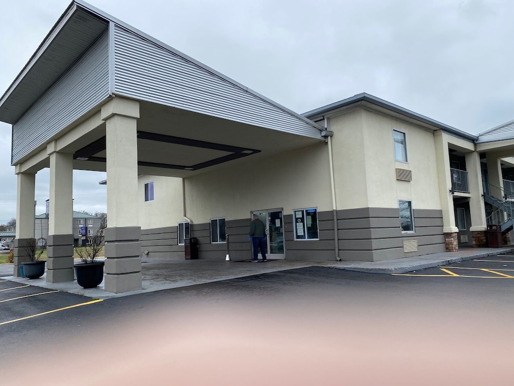 lotus inn and suites