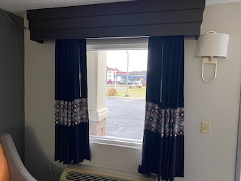 lotus inn and suites