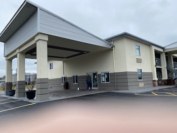 lotus inn and suites