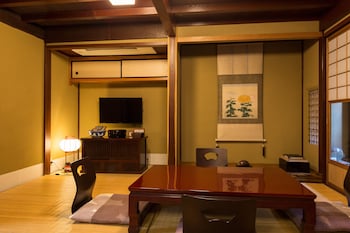 machiya kanazawa kikunoya