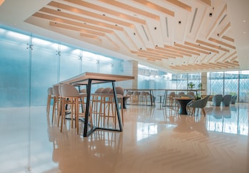 holiday inn express manila newport city an ihg hotel