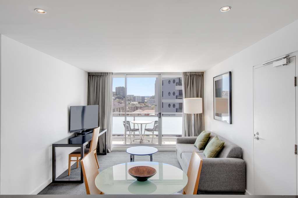 adina apartment hotel wollongong