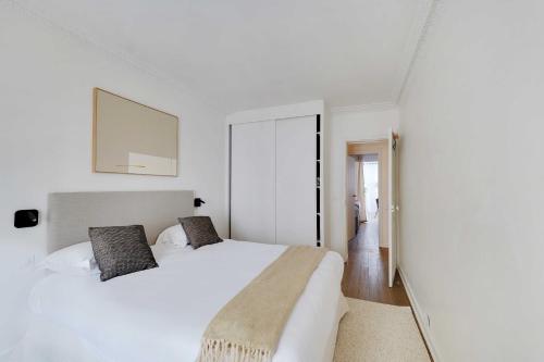 beautiful apartment 2br 6p eiffel tower