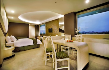 Aston Cirebon Hotel & Convention Center,Kuningan>>Cirebon,4 star