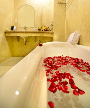 thanh lich hue hotel