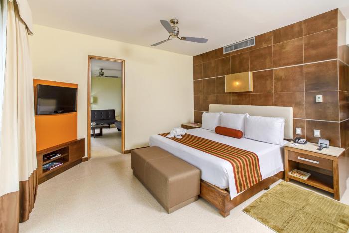 krystal urban cancun and beach club