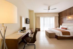 krystal urban cancun and beach club