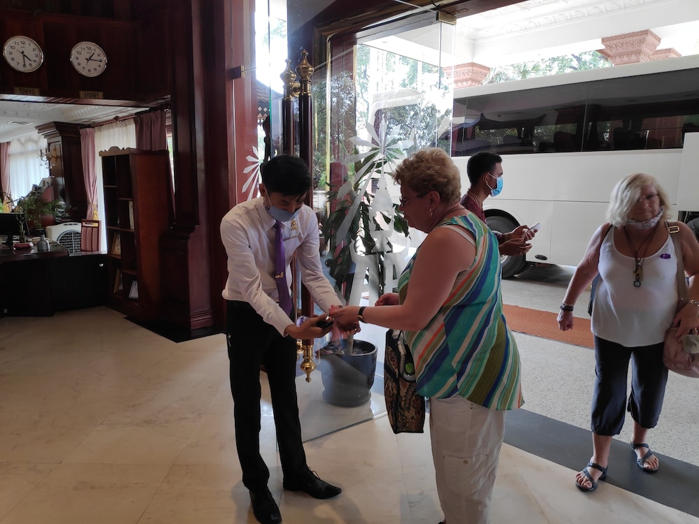 regency angkor hotel