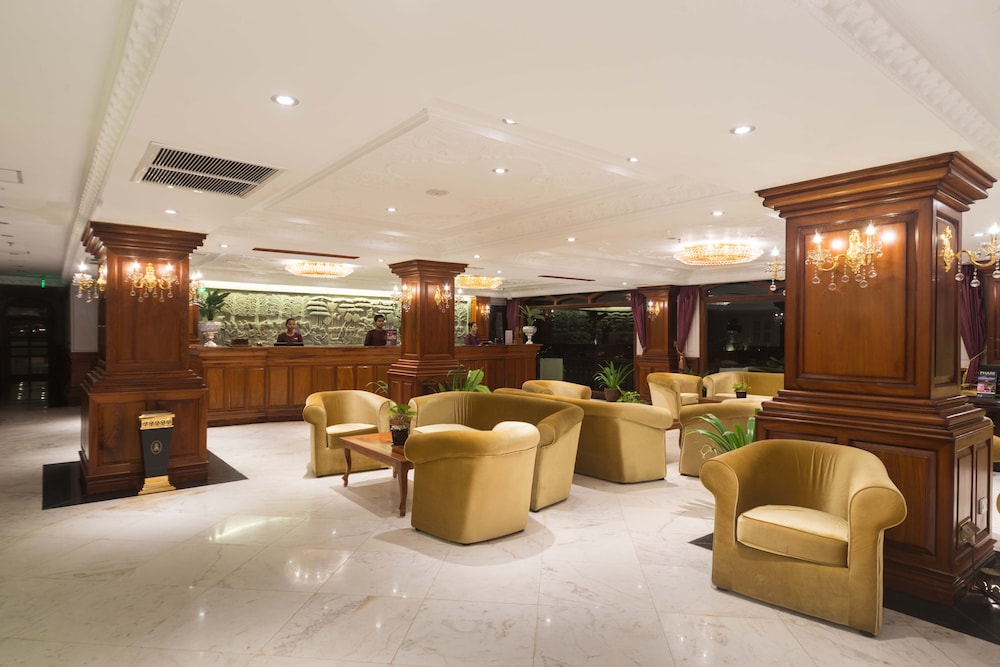 regency angkor hotel