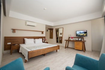 dedeminn marina hotel