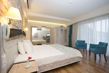 dedeminn marina hotel