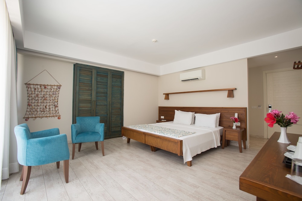 dedeminn marina hotel