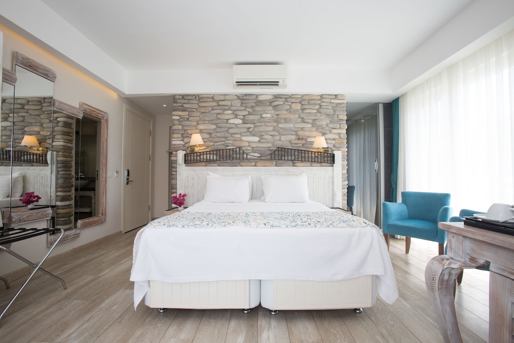 dedeminn marina hotel