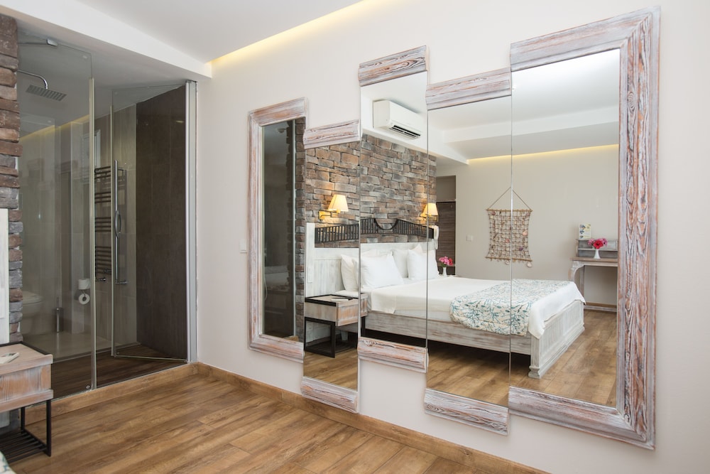 dedeminn marina hotel